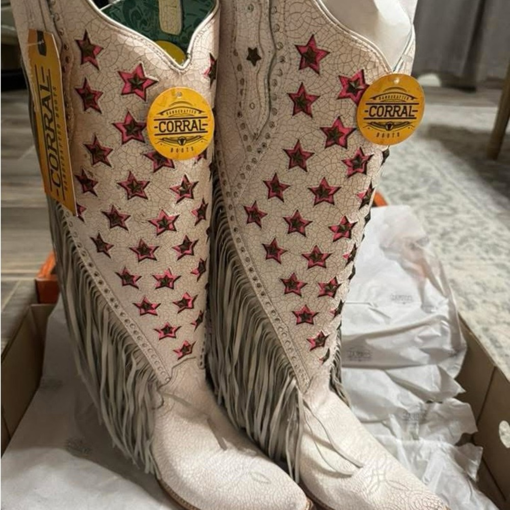 Corral White Boots with Pink Star and Fringe